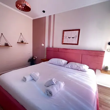 Joel 1br Center Apartment *